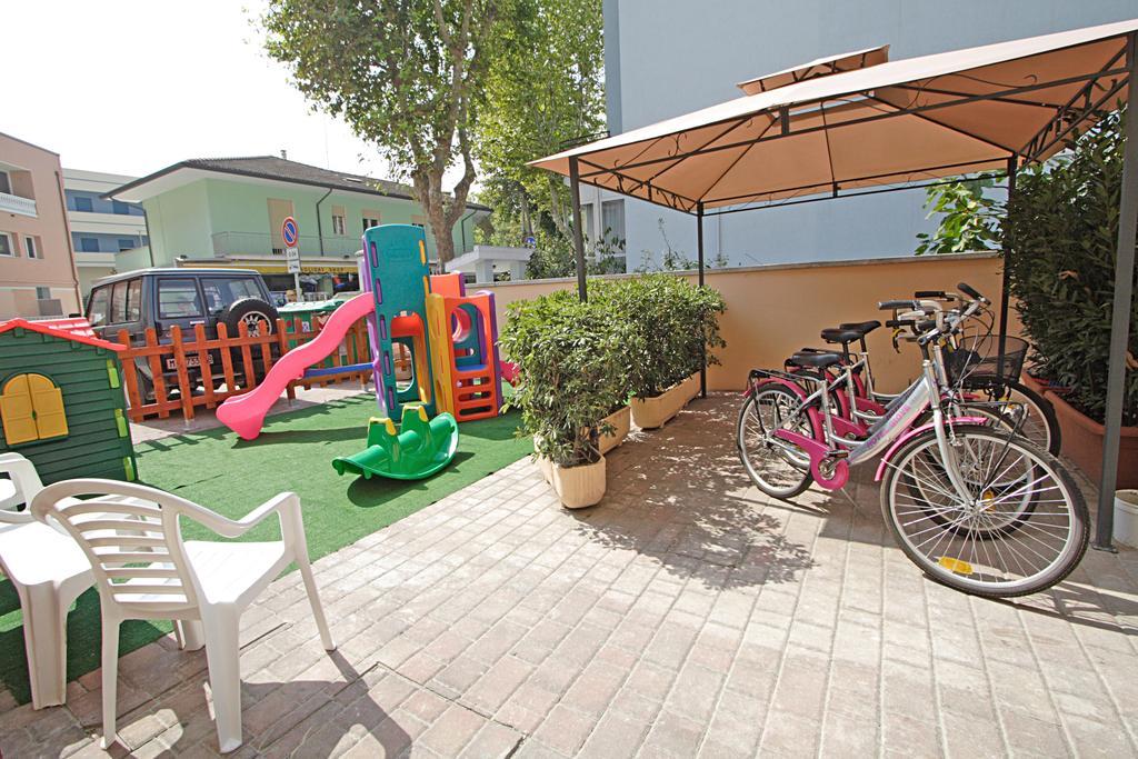Hotel Giove Dipendenza Hotel Fiamma Cesenatico Eksteriør bilde